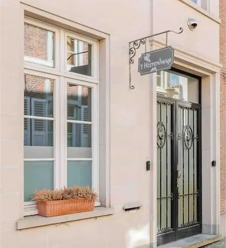 Townhouse Room Herenhuys